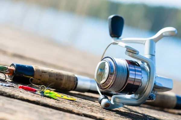 how to choose a fishing reel